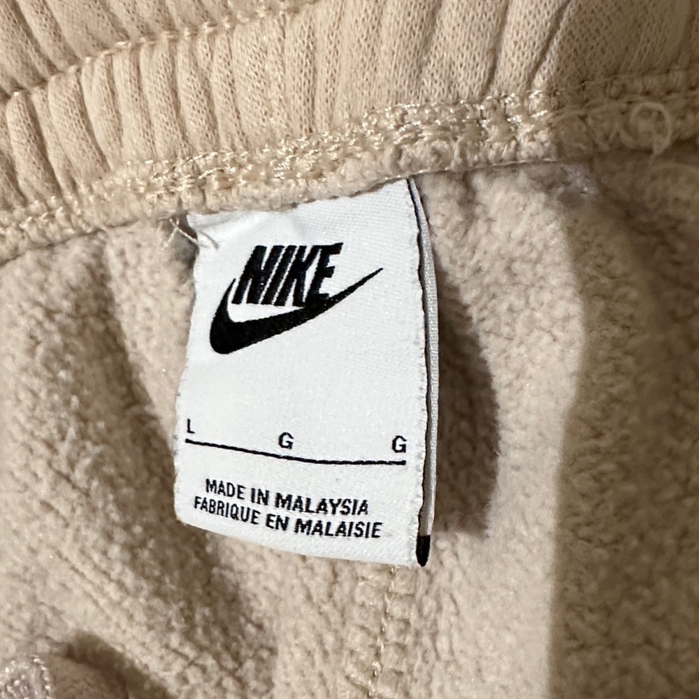 Nike Big Kids Beige Jogger Sweat Pants - Picture 4 of 4